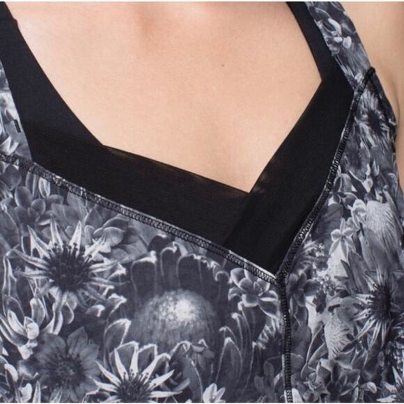 Lululemon The Runsie Flowabunga floral romper black white sz 4 - Picture 4 of 9